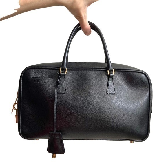 Prada guaranteed authentic small lux black saffiano leather bag - Picture 1 of 11